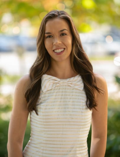 Headshot of Shela Levante smiling